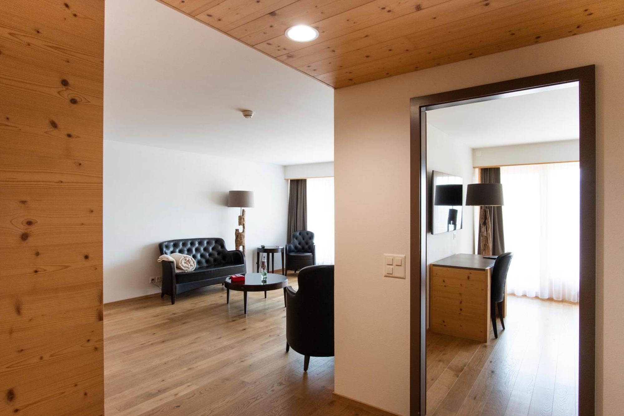 Hotel Cailler & Bains De La Gruyere Charmey Exterior photo